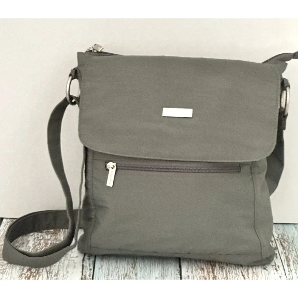 Baggallini Gray Nylon Small Crossbody Purse Bag Adjustable‎ Strap